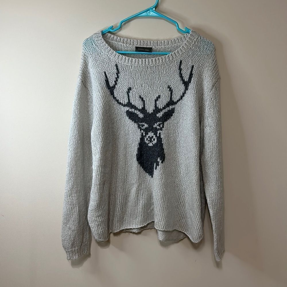 Wooden ship deer head sweater
